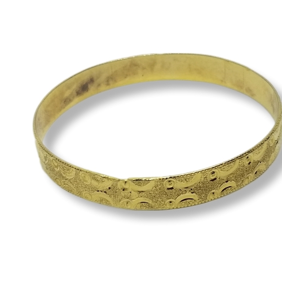 VINTAGE GOLDPLATED BANGLE BRACELET WITH DIAMOND CUT DESIGN DETAIL - Picture 5 of 6